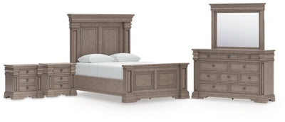 Cama Queen Blairhurst con paneles, tocador, espejo y dos mesitas de noche