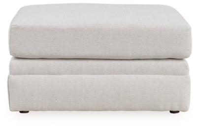 Maitelynn Ottoman
