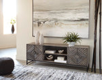 Gabinete de acento Treybrook