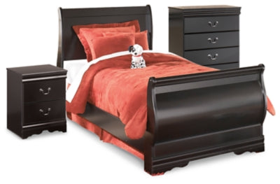 Cama doble tipo trineo Huey Vineyard con cómoda y mesita de noche