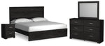 Cama King Belachime con paneles, tocador, espejo y mesita de noche