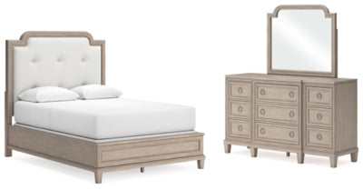 Cama Queen Jorlaina con paneles tapizados, tocador y espejo