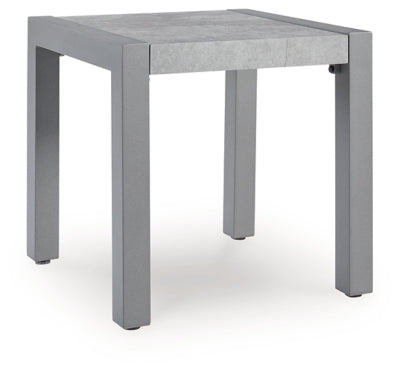 Mesa auxiliar de exterior con vista a la luz de la luna