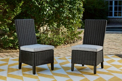 Silla auxiliar de exterior Beachcroft con cojín (juego de 2)