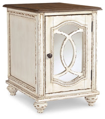Mesa auxiliar Realyn Chairside